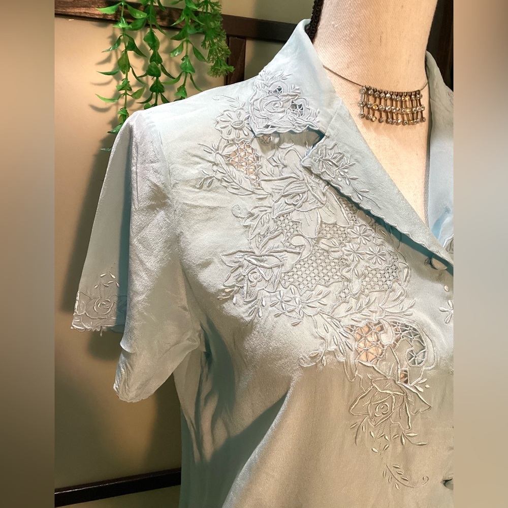NEW Da Fu Gui light blue hand embroidered shirt. Size 36 - Picture 5 of 10